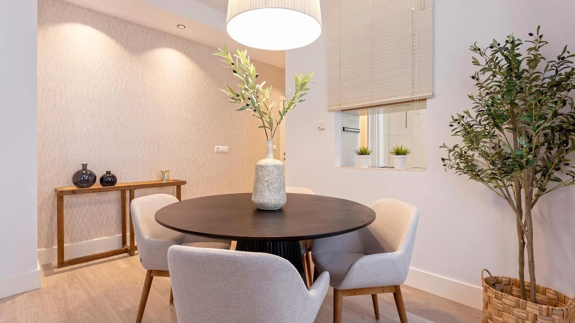 Genteel Home Varela Granada Apartment